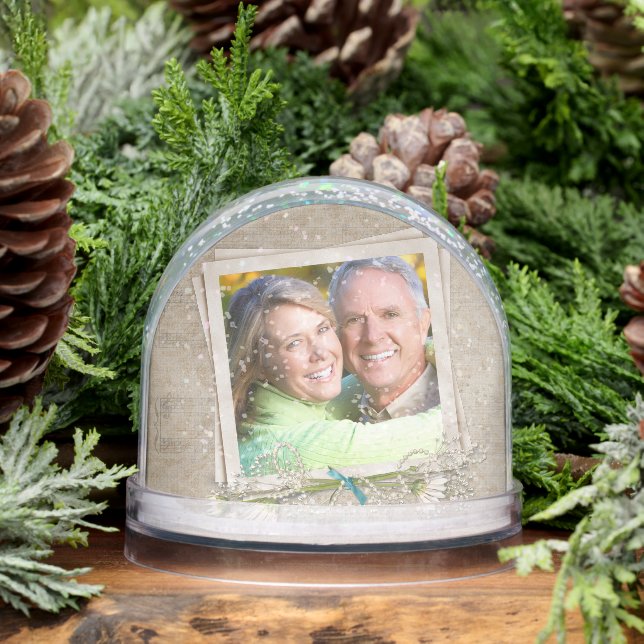 Couples Snapshot In a Retro Photo Frame (Hiver)