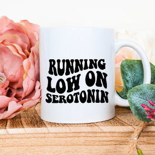 Courir bas sur la Mug de sérotonine