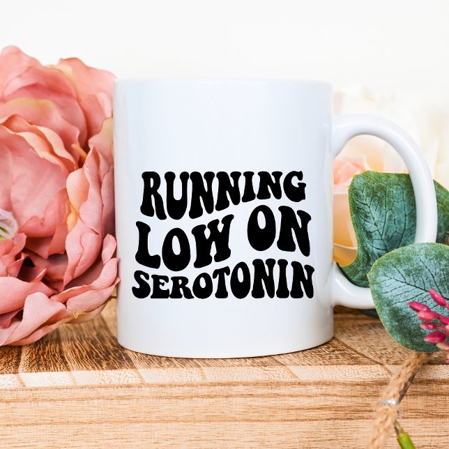 Courir bas sur la Mug de sérotonine (Créateur téléchargé)