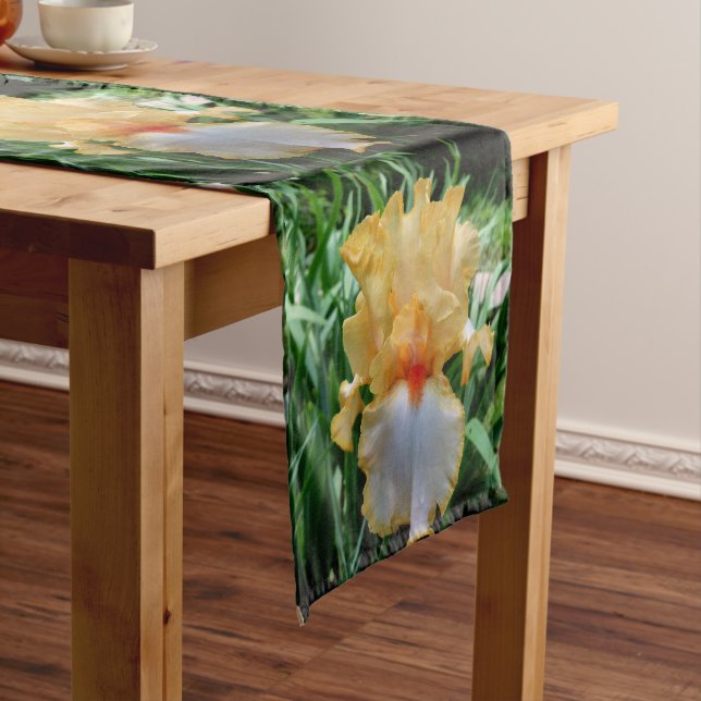 Court Chemin de table botanique Iris jaune 14" X 72" (In Situ)