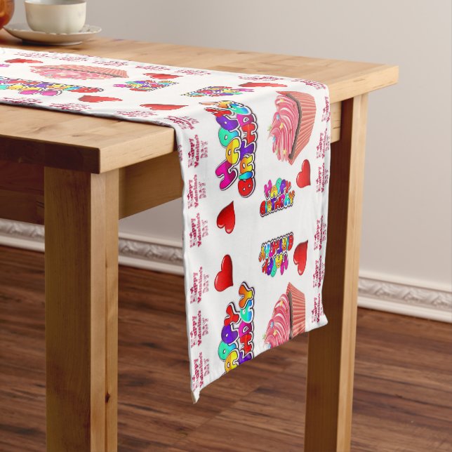 Court Chemin de table Joyeux Anniversaire Saint-Valentin (In Situ)