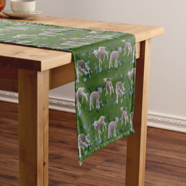 Court Chemin de table Lamb Frenzy (vert foncé) (In Situ)