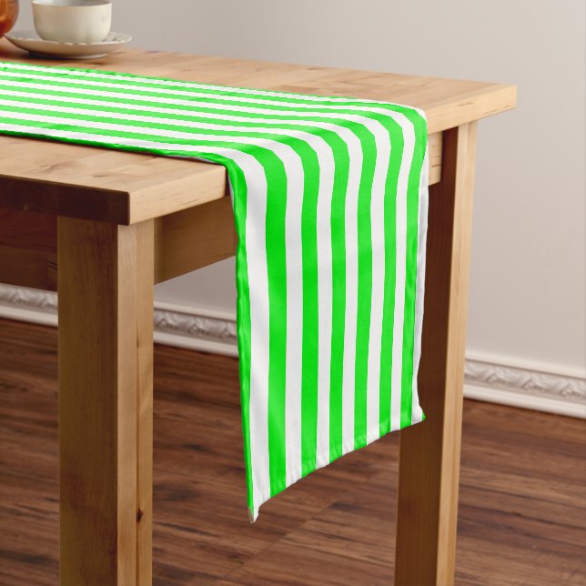 Court Chemin de table rayé vert (In Situ)