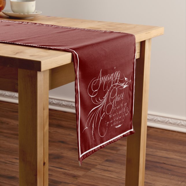 Court Grâce merveilleuse   Petit chemin de table (In Situ)