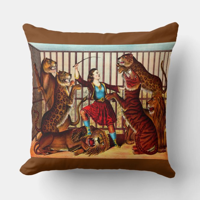 Coussin 1874 La Reine Lion (Recto)