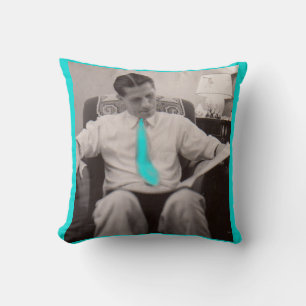 Coussin 1930 lecture du journal