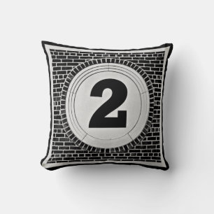 Coussin 2 Deux trop ? avec bordure noire et gris clair