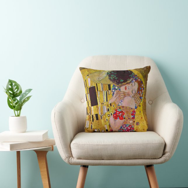 Coussin 2 vues différentes de The Kiss par Gustav Klimt (Chaise)