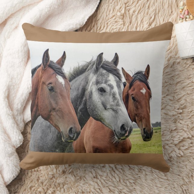 Coussin 3 Têtes de Chevaux Équestres Fabriqués aux États-U (Couverture)