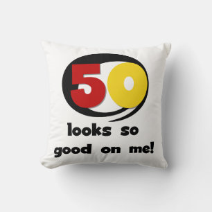 Coussin 50 T-shirts et cadeaux de belle apparence sur moi