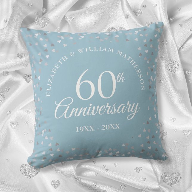 Coussin 60e anniversaire de Mariage Amour Coeurs Confetti (60th Wedding Anniversary Love Hearts Confetti Throw Pillow)
