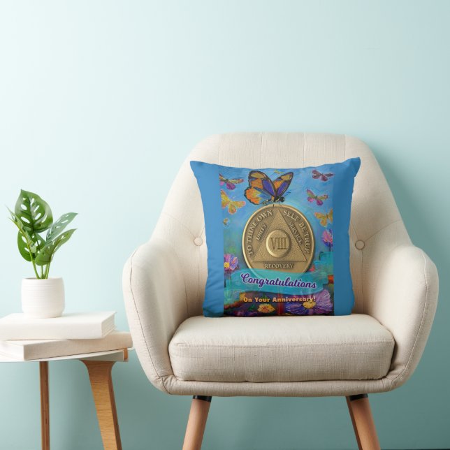 Coussin 8 ans de sobriété personnalisée avec nom et papill (Chaise)