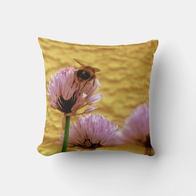 Coussin Abeille Aux Fleurs De Jeu (Recto)