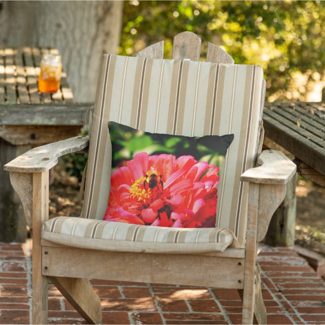 Coussin Abeille et corail Zinnia (Chaise)