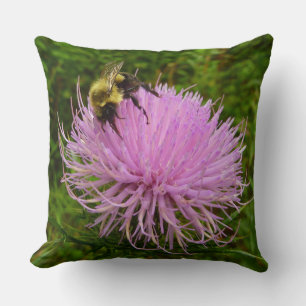 Coussin Abeille sur la nature de la fleur de chardon