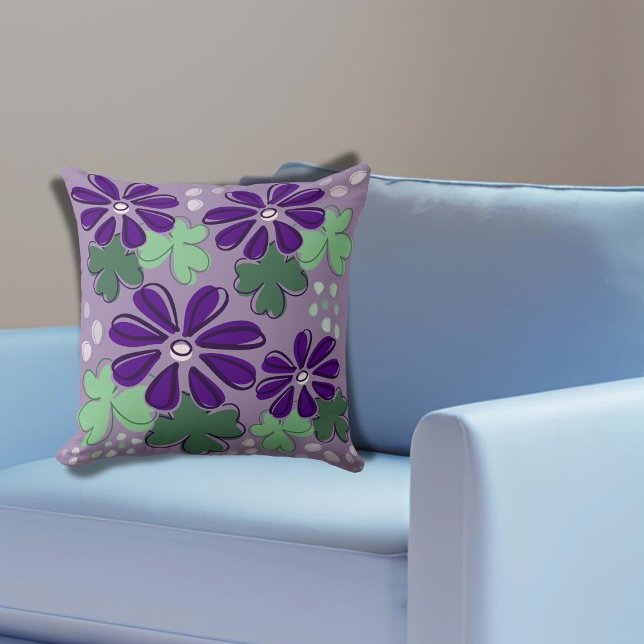 Coussin Abstrait violet vert Feuille trèfle fleuri Doodle (Abstract Purple Green Clover Leaves Floral Doodle Throw Pillow)