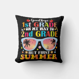 Coussin Adieu 1ère année Bonjour 2e année mais premier été