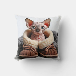 Coussin adorable kitten sphinx in pantoufles