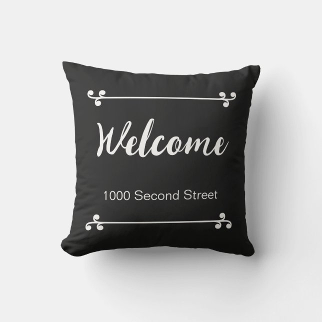 Coussin Adresse de rue décorative noire de bienvenue (Recto)