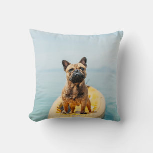 Coussin Adulte brun français taurin debout en kayak