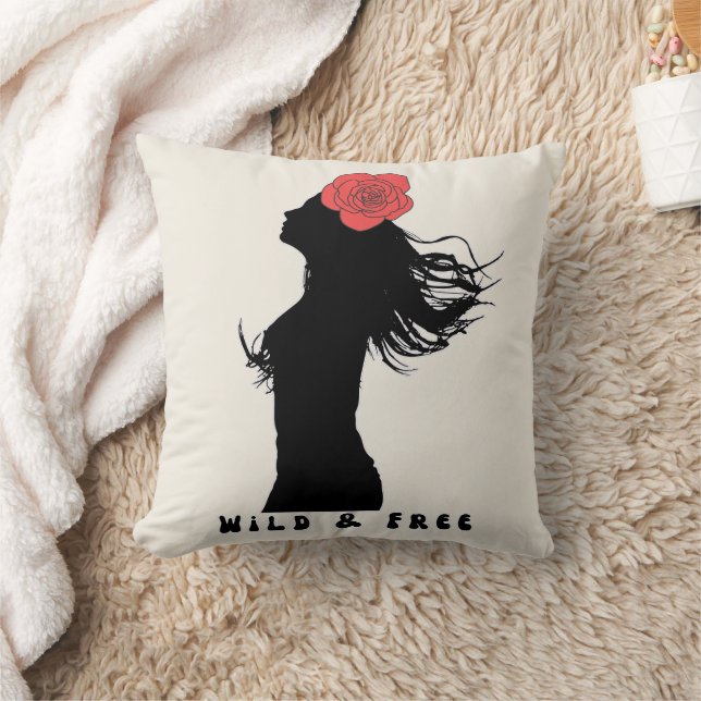 Coussin Affiche d'art silhouette de femme sauvage et libre (Couverture)