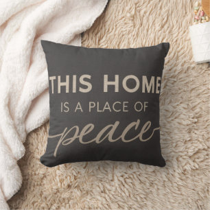 Coussin Affirmation Neutre Maison Calme Moderne