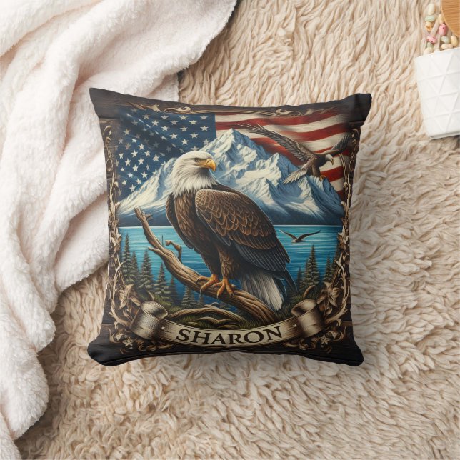 Coussin Aigle Bald avec Montagne et Drapeau (Couverture)