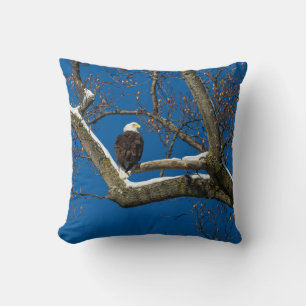 Coussin Aigle dans un arbre enneigé