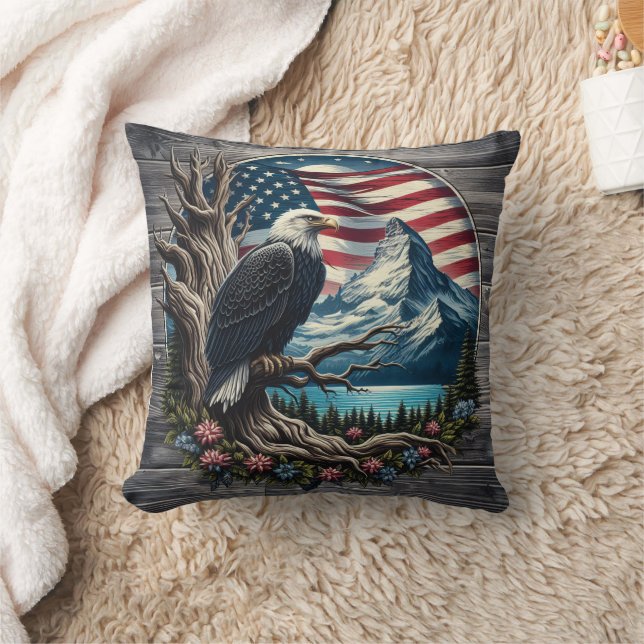 Coussin Aigle majestueux contre paysage montagneux (Couverture)
