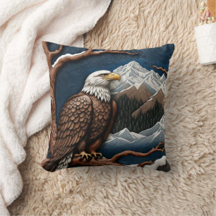 Coussin Aigle Majestueux Perché Au Milieu Des Montagnes Ne