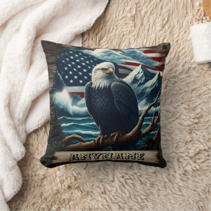 Coussin Aigle Majestueux Perché Avec Montagnes et Drapeau