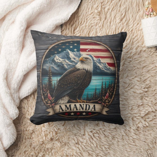 Coussin Aigle majestueux sur fond de montagne (Couverture)