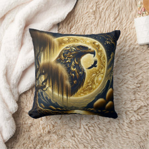 Coussin Aigle Perché Au Feu De Lune D'Or
