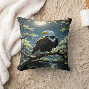 Coussin Aigle perché sur la branche sous ciel clair de lun