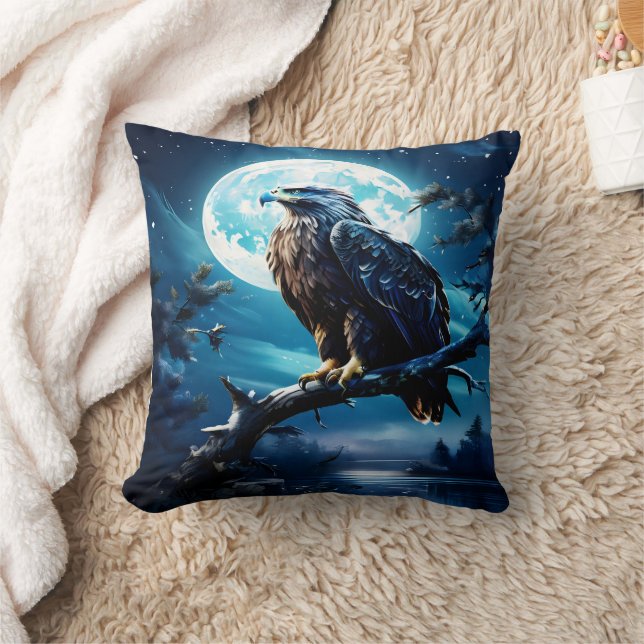Coussin Aigle perché sur la branche sous le clair de lune (Couverture)