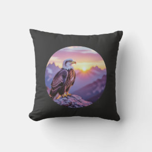 Coussin Aigle Réaliste sur un Rocher – Scène de Faune Maje