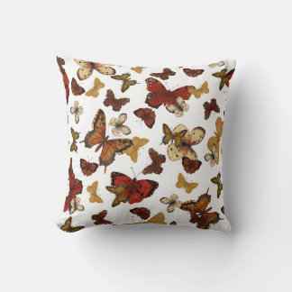 Coussin Ailes Murmurantes – Papillons sur Fond Blanc