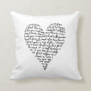 COUSSIN AIMER LE COEUR DE COULEUR D'ENCRE NOIRE EN TEXTE