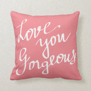 Coussin Aimez-vous typographie rose blanche magnifique de