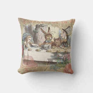 Coussin Alice au pays des merveilles Mad Tea Party Art