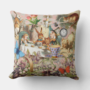 Coussin Alice au pays des merveilles Tea Party Art