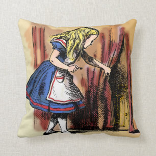 Coussin Alice dans le pays des merveilles et le petit
