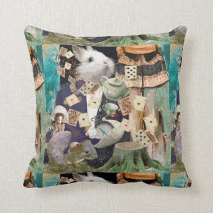 Coussin Alice en collage du pays des merveilles