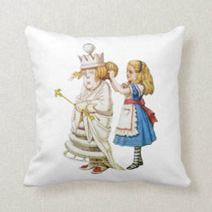 Coussin Alice et la reine blanche au pays des merveilles