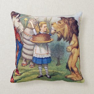 Coussin Alice, le lion et l'licorne au pays des merveilles