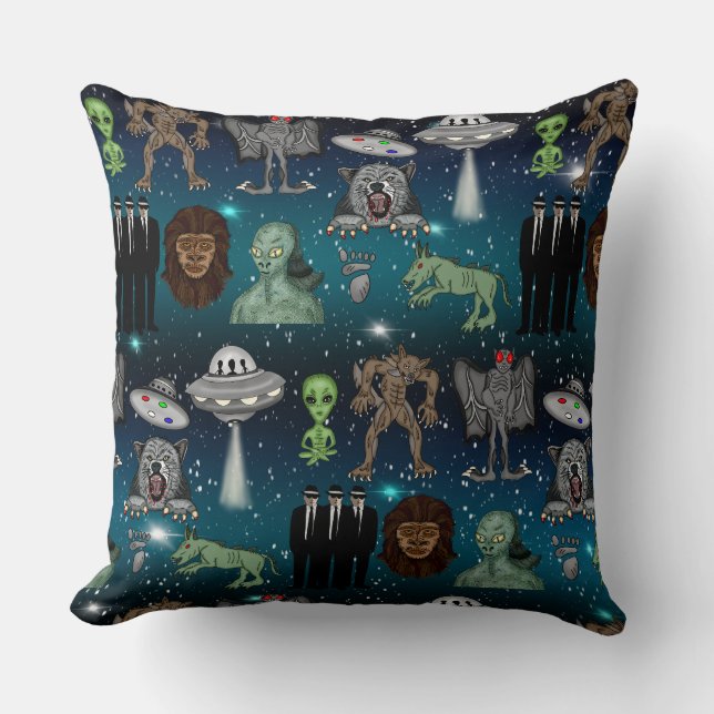 Coussin Aliens OVNI Chupacabra Bigfoot Cryptids (Recto)