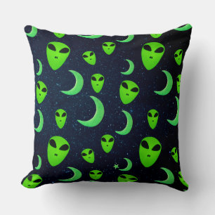Coussin Aliens verts et lunes et étoiles