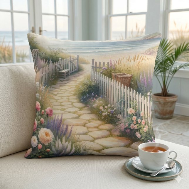 Coussin Allée de jardin de campagne vers la mer (Cottage Garden Path to the Sea Throw Pillow In Family Room)