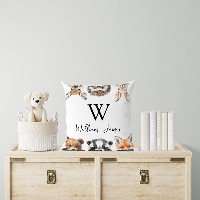 Coussin Amis Animaux de la Forêt de Bois Mignon Crèche de  (Cute Woodland Forest Animal Friends Baby Nursery Throw Pillow)