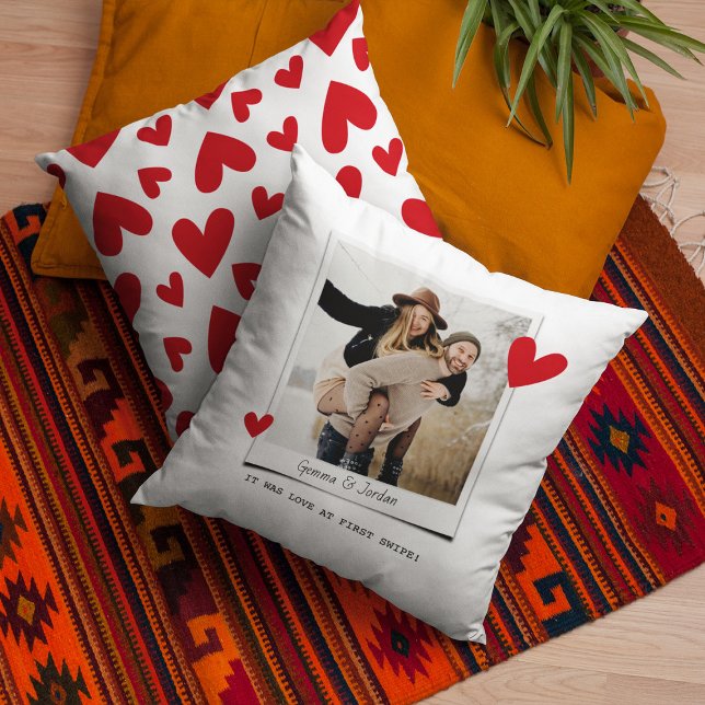 Coussin Amour chez First Swipe’ Couples mignon Cadeau (Créateur téléchargé)